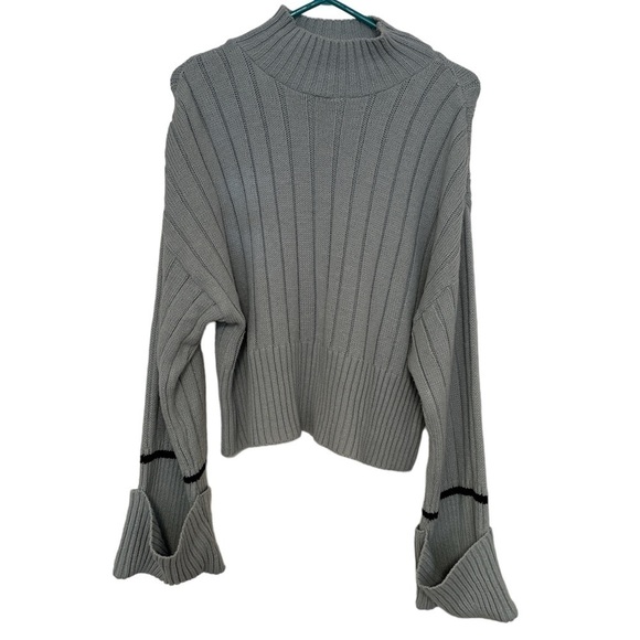 Boohoo Grey Mock Neck Sweater with cuffed Sleeves Size S/M - Picture 1 of 1